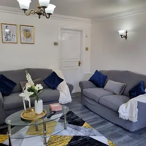 Glamorous With Wifi And Netflix Leeds (West Yorkshire)