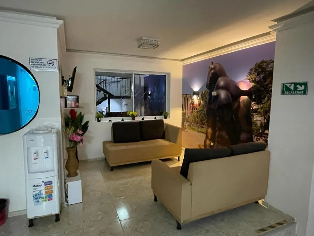 Hotel Eterna Primavera Medellin 2*,  Colombia