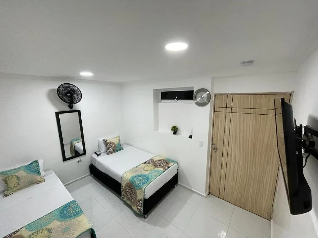 Hotel Eterna Primavera Medellin 2*,  Colombia